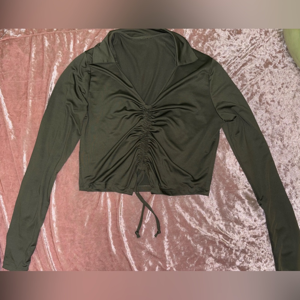 Cropped green long sleeve